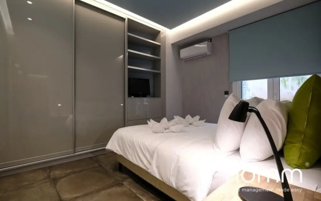 Convenient homm Flat, centre of Glyfada, Metaxa st