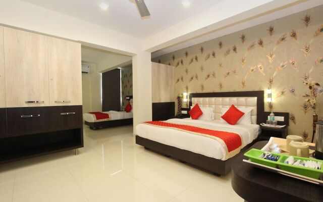 Oyo 4429 Vee Suites