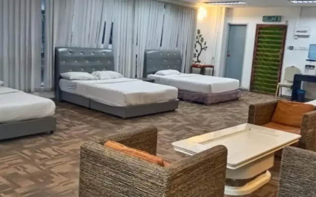 Golden Leaf Hotel Danga Bay