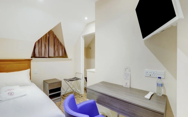 Gissons Hotel by OYO Rooms