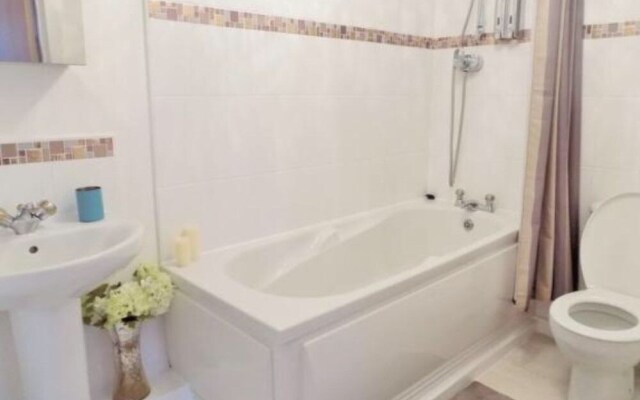 Cardiff Central Apartment