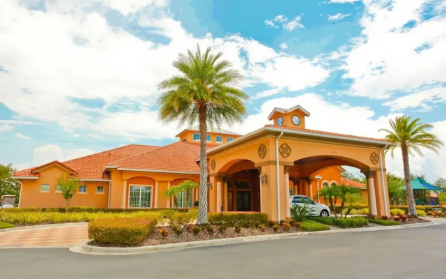 Themed Bedrooms and Large Pool