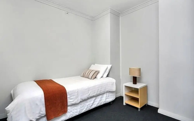 The Apartment Service FW206
