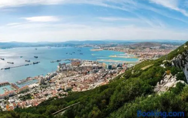 Sylvian Suites18-hosted by Sweetstay