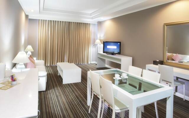 La Vie En Rose Hotel