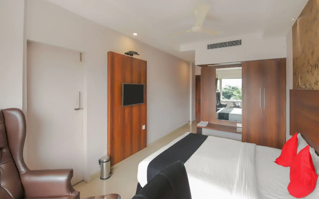 Capital O 18430 The Dawn Hotel