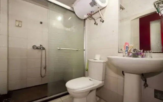 Guanya Apartment Hostel