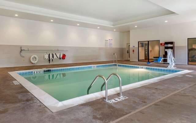 Comfort Suites
