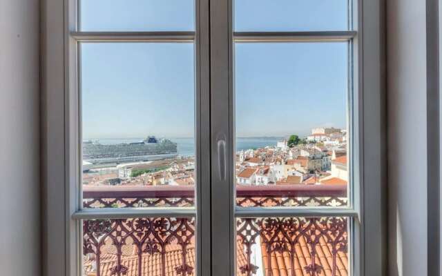 Spacious Apartment in Alfama With a Great View