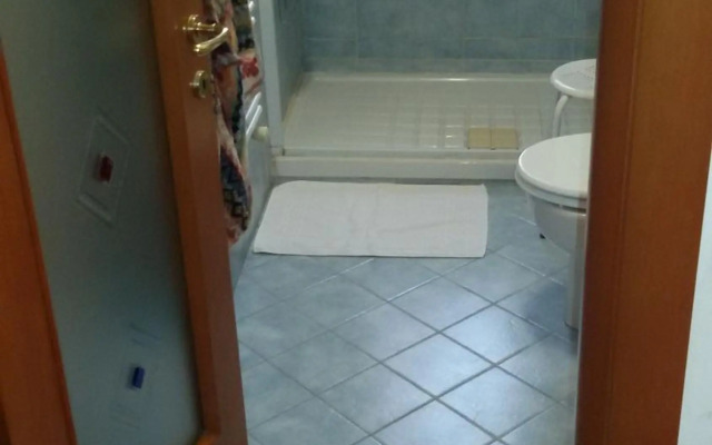 STANZA in alloggio Juventus, B&B, con servizio navetta