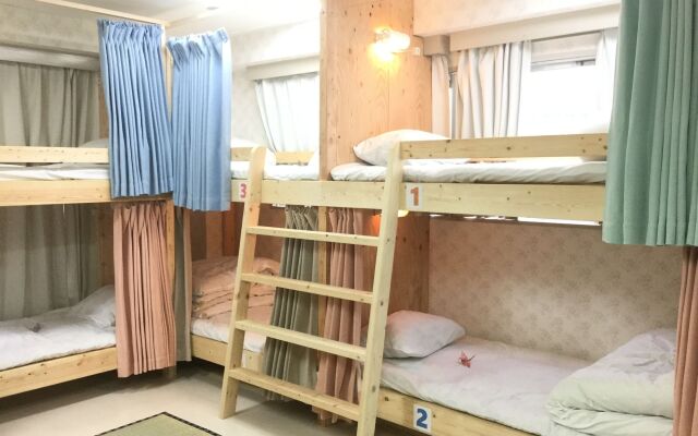 GUEST HOUSE B's Five II - Hostel