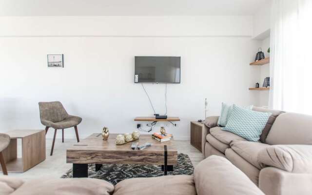 Bright Stylish in Barrio Jara