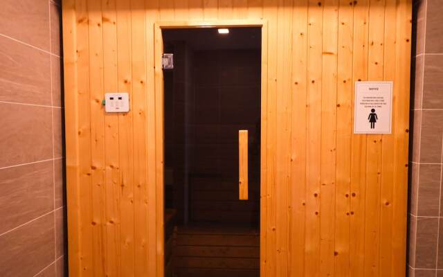 Reizz Residence
