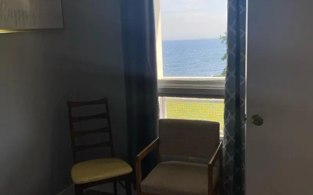 High Tide Inn