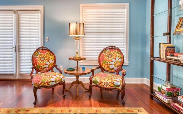 St. George Street Apartment