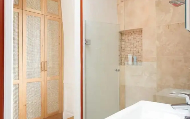 Paris Agnette Garden House