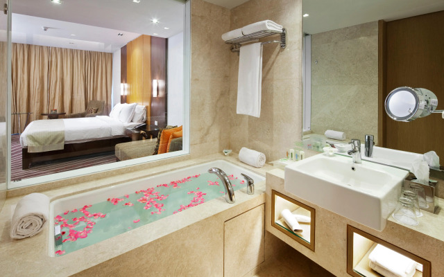 Holiday Inn Mumbai International Airport by IHG