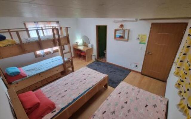 Tongyeong One Guesthouse