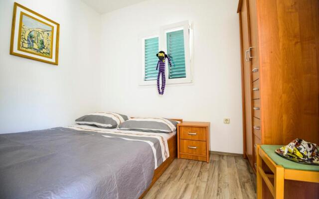 Sunny Side Apartments