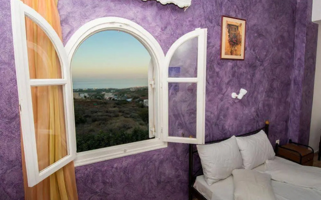Fira Calm Hotel