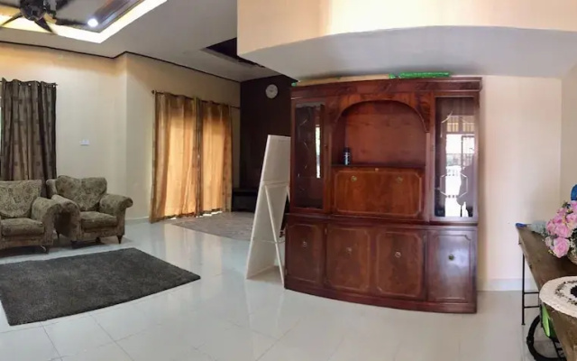 Lily Homestay Kangar