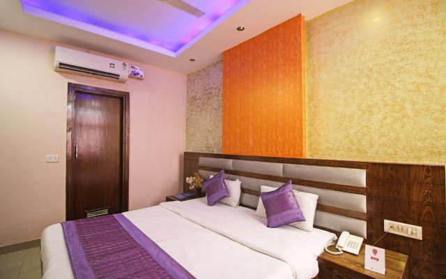 OYO 6096 Hotel Maharani Palace