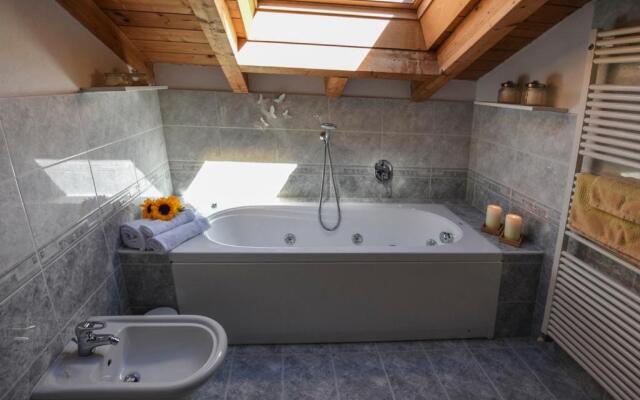 L'UNA DI LAGO Lake Apartment With Parking