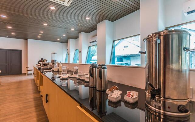 Super OYO Townhouse 2 Hotel Gunung Sahari