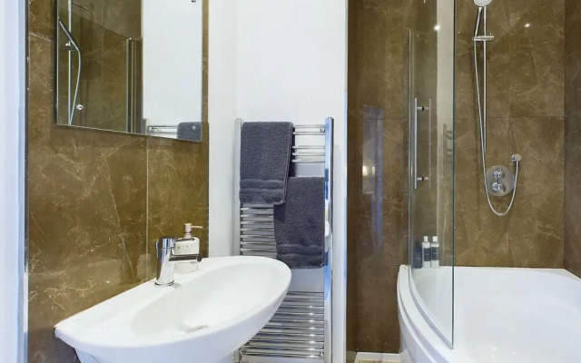2br-sleeps4-citycentre-freeparking