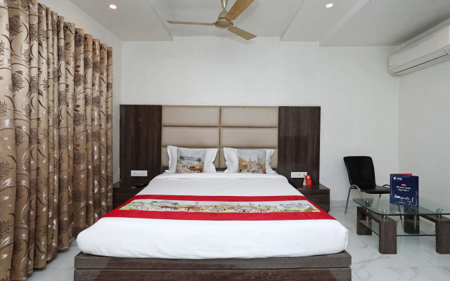 OYO 10277 Hotel Delux Golden