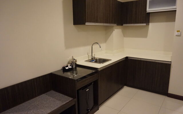 West Avenue Suites
