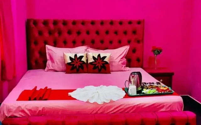 White palace Airport hotel