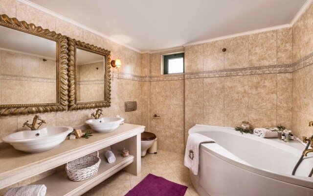 Pool Villa Golden Crest 200mt From sea