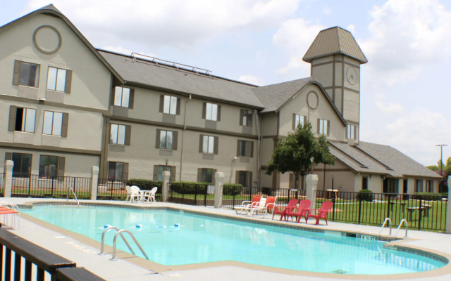 Rite4us Inn & Suites