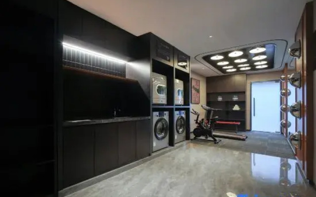 Dolanda S Hotel (South Lake Square Branch)