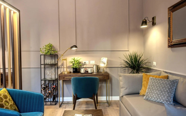 Tree Charme Parliament Boutique Hotel