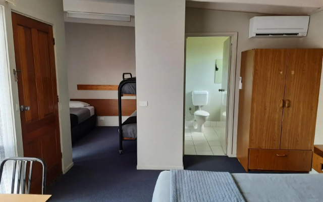 Abbotswood Motor Inn