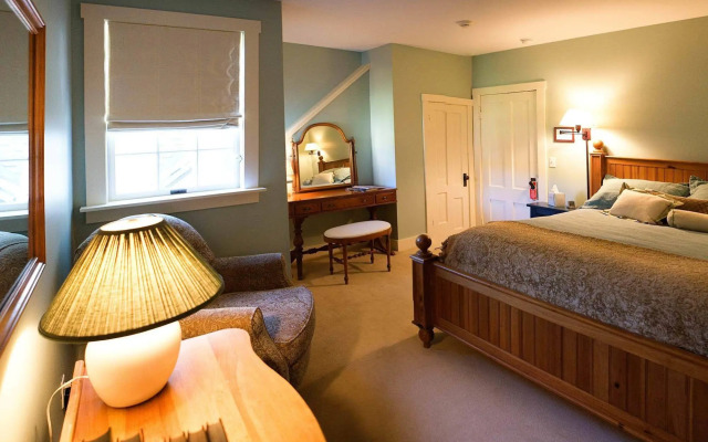 Red Clover Inn and Restaurant