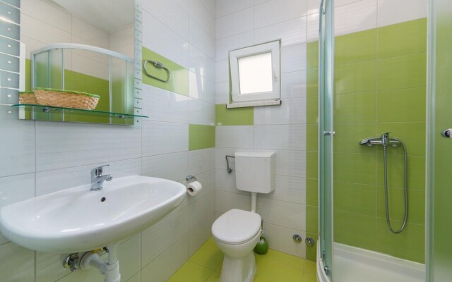 Amazing Apartment in Brist With 1 Bedrooms and Wifi