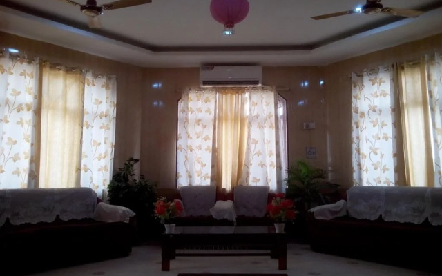 Hotel Pratap Palace
