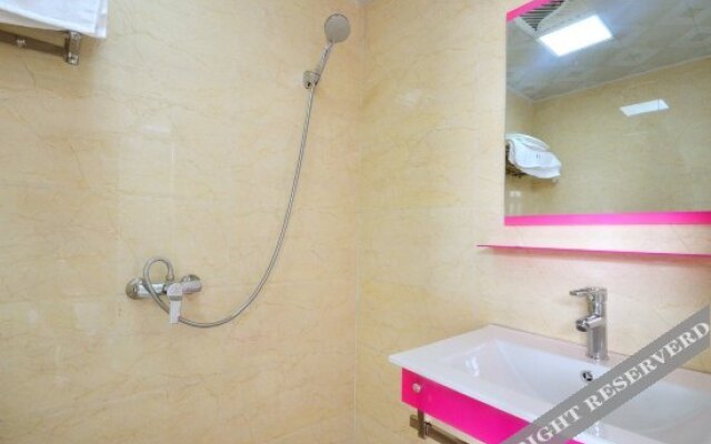 Binguo Business Hostel