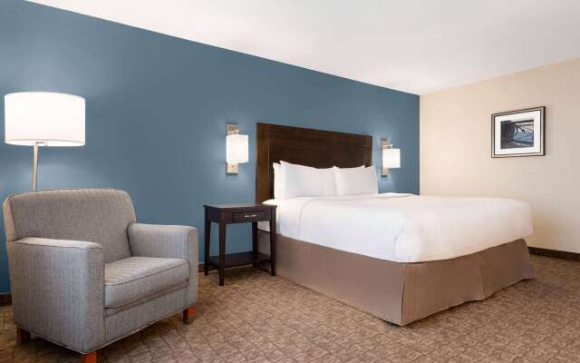 Wyndham Garden Niagara Falls Fallsview