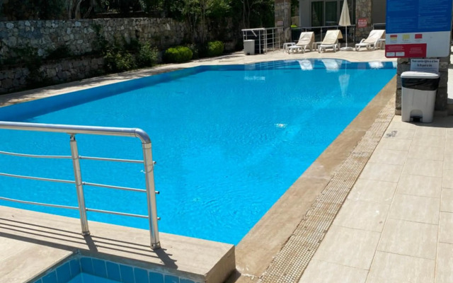 Olivia Apartment at Ölüdeniz - Midtown - Poolside