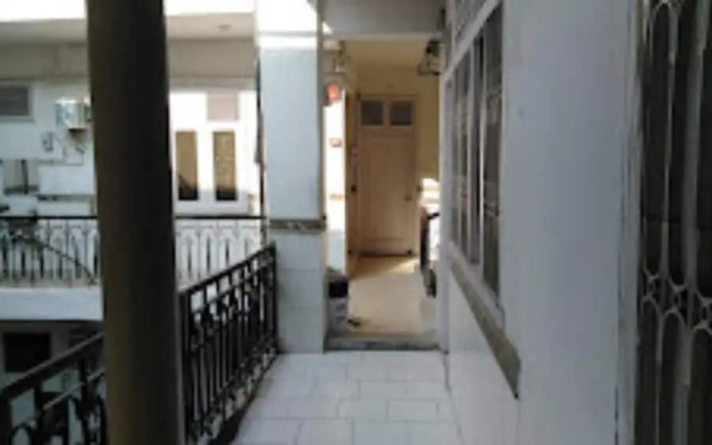 Goroomgo Bajrang Paharganj New Delhi