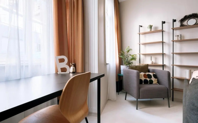 Modern Spacious Flat w Balcony 5 min to Taksim