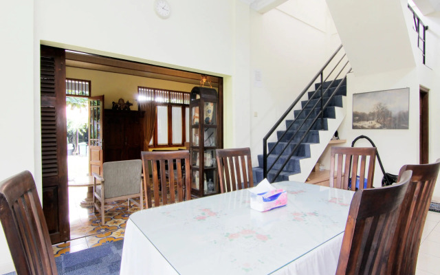 Embe Joglo Homestay