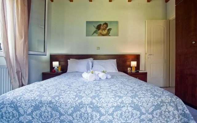 Achilles Country House