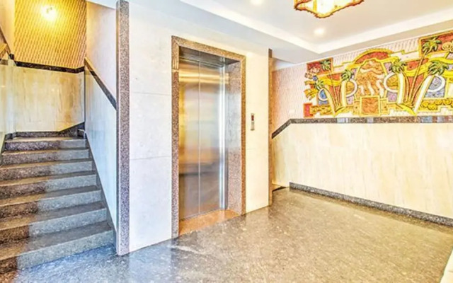 FabHotel Royal Stay I