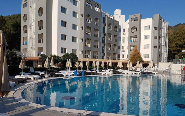 Caprice Beach Hotel