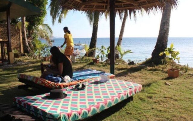 White Beach Dive & Kite Resort Carabao